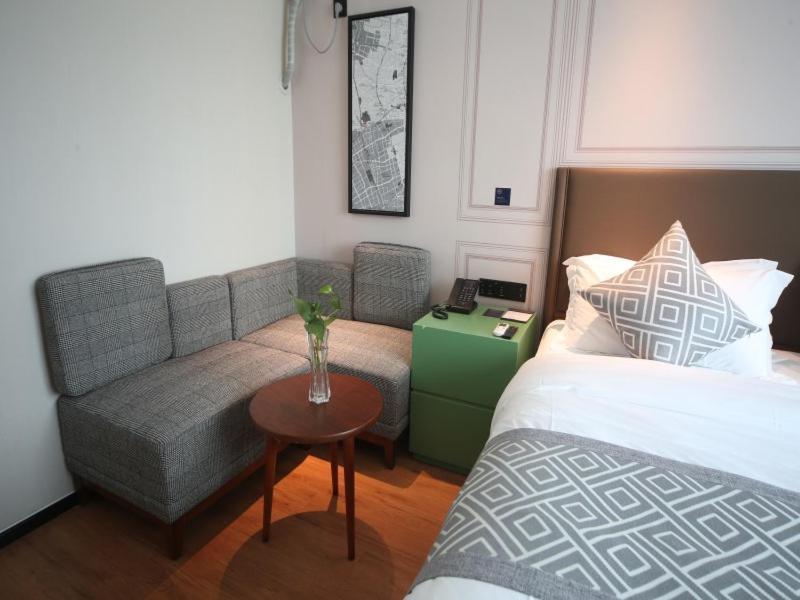 Gma Hotel Shanghai Wuning Road Zhenping Road Metro Station Zewnętrze zdjęcie